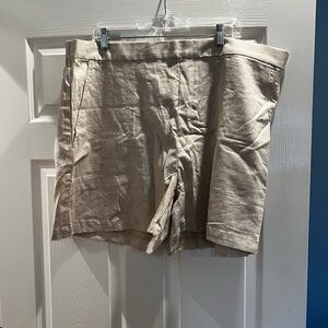 Banana Republic Women's Tan Flat Front Shorts